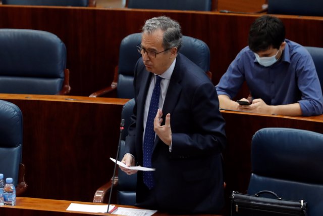 El diputado del PP, Enrique Matías Ossorio, durante una intervención en el pleno que la Asamblea.