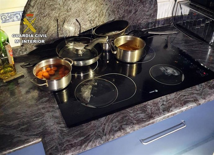 Imagen de la vitrocerámica sobre la que se había desmayado el anciano