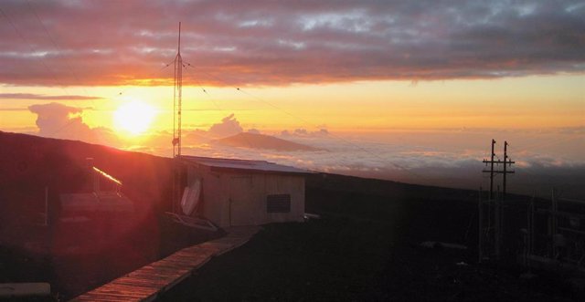 Puesta de sol en el Observatorio de Mauna Loa