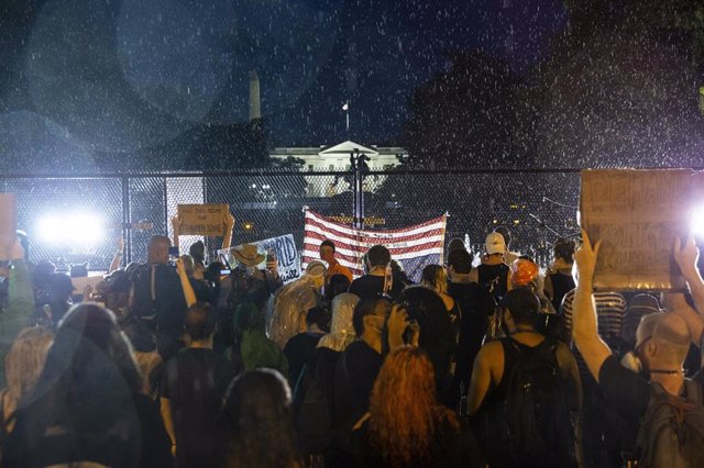 Manifestantes en las inmediaciones de la Casa Blanca