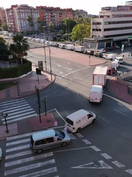 Imagen de la manifestación protagonizada por los vendedores ambulantesa bordo de vehículos por las calles de Murcia