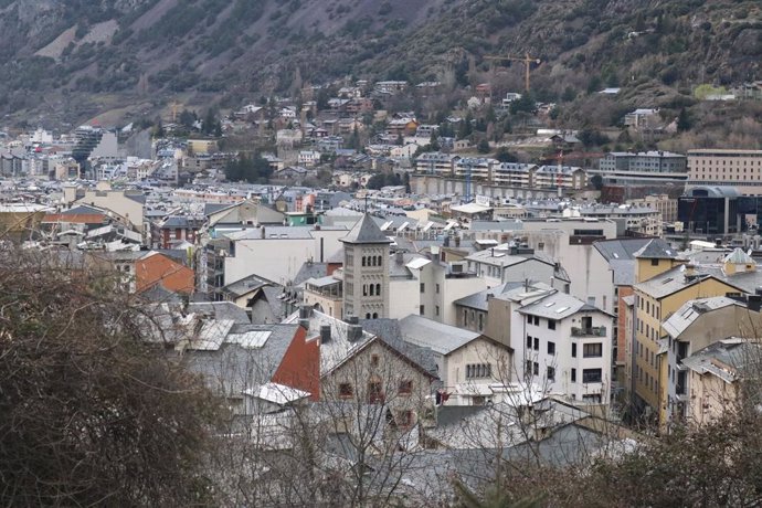 Vista del nucli urb format per Escaldis-Engordany i Andorra la Vella.