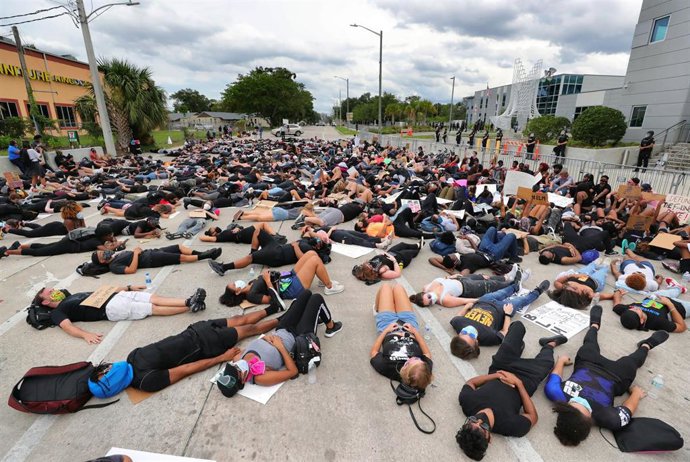 Protestas por la muerte de George Floyd en Orlando.