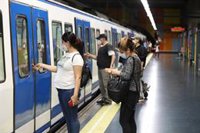 Metro de Madrid volverá en Fase 2 a su horario habitual de cierre y controlará accesos con tornos automatizados
