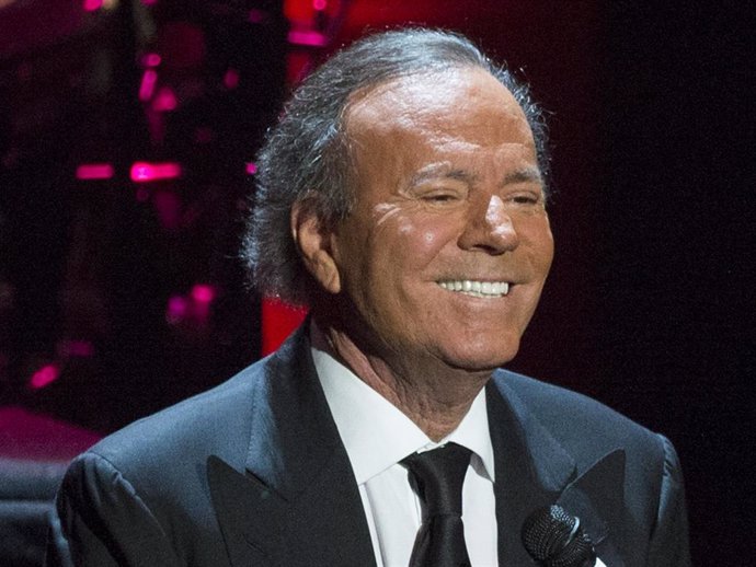 Julio Iglesias Performs At The Royal Albert Hall