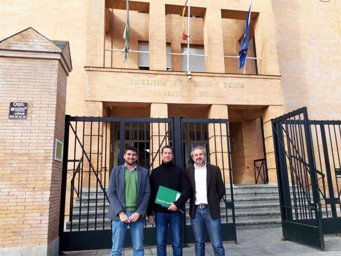 Sevilla.- Adelante pide solucionar la contratación de monitoras de apoyo a Infantil en los colegios de Cantillana