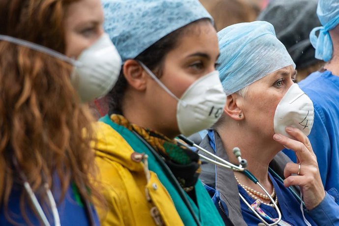 Professionals sanitaris contra el coronavirus