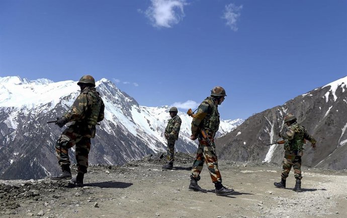 Frontera entre India y China por el Himalaya