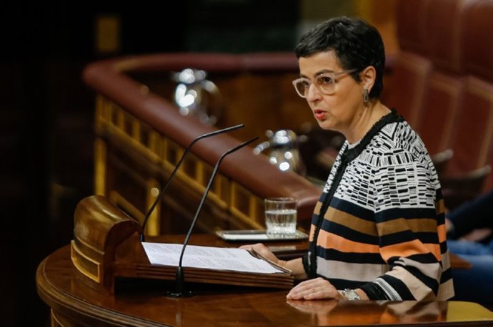La ministra de Asuntos Exteriores, Unión Europea y Cooperación, Arancha González-Laya, en el pleno del Congreso.