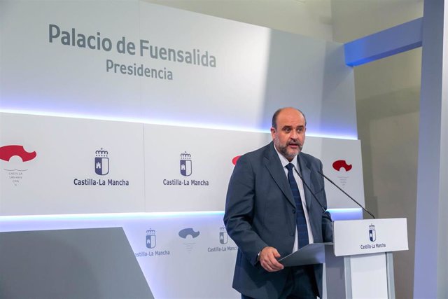 El vicepresdiente del Gobierno de C-LM, José Luis Martínez Guijarro, en rueda de prensa.