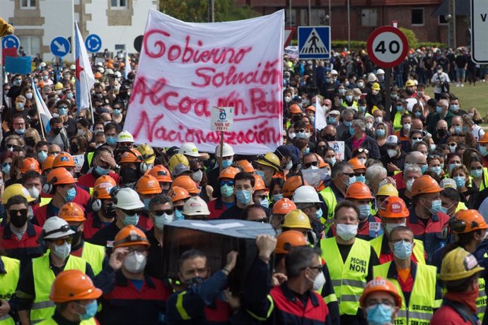 Manifestación de A Mariña (Lugo) en apoyo de los trabajadores de Alcoa, en A Mariña (Viveiro/Lugo/Galicia) a 7 de junio de 2020.