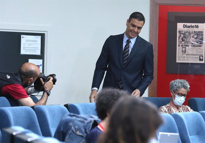 El presidente del Gobierno, Pedro Sánchez, a su llegada a una rueda de prensa tras su reunión por videoconferencia con los presidentes autonómicos, en Madrid (España) a 7 de junio de 2020.