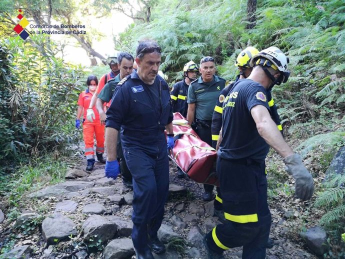 Rescate de un joven caído a una poza en el sendero Río de la Miel en Algeciras (Cádiz)