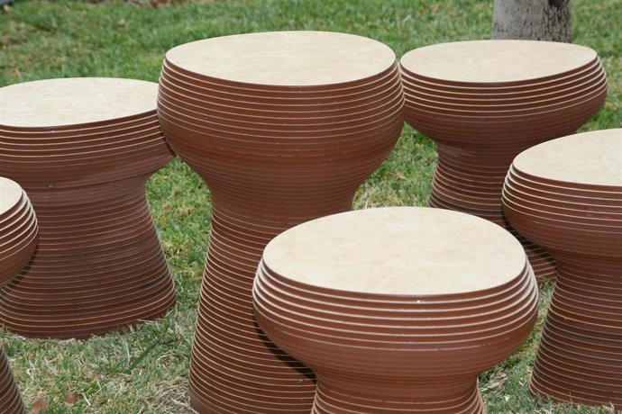 Mobiliario urbano con cerámica reciclada