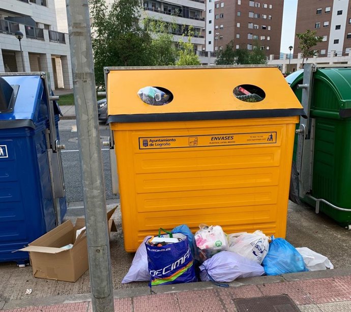 Contenedores repletos en Logroño