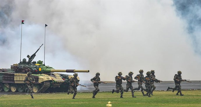 Entrenament de soldats indis