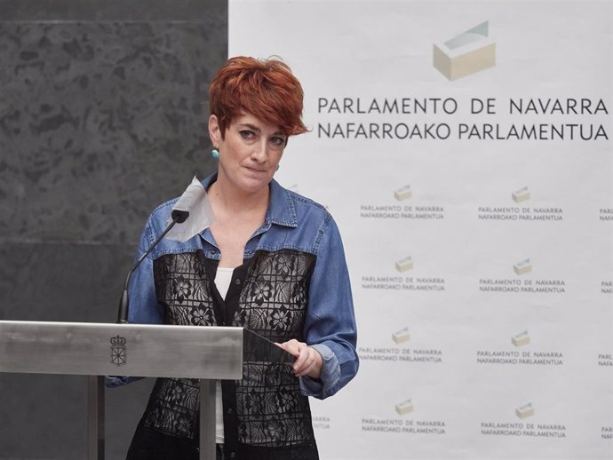 La diputada del Grupo Parlamentario EH Bildu Nafarroa Bakartxo Ruiz, durante una rueda de prensa tras la sesión plenaria en el Parlamento de Navarra, en Pamplona, Navarra (España) a 4 de junio de 2020.