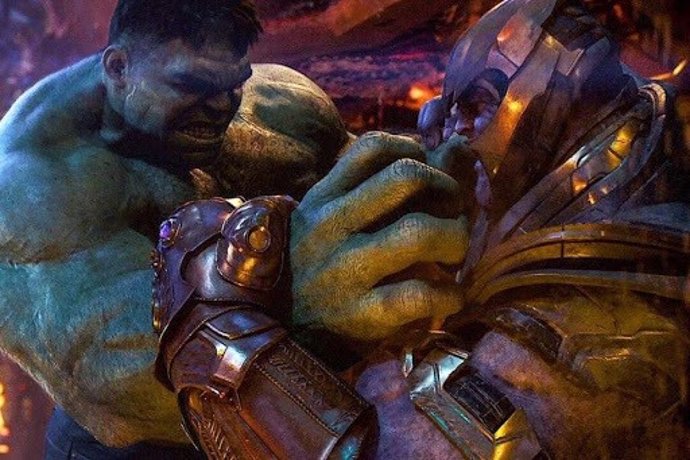 Hulk vs Thanos en Vengadores de Marvel