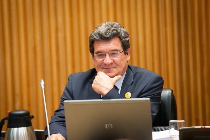 El ministro de Inclusión, Seguridad Social y Migraciones, José Luis Escrivá, en su comparecencia en el Congreso