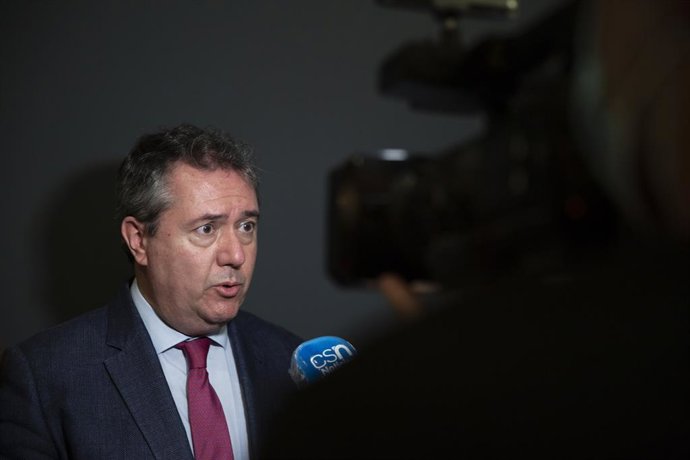 Sevilla.- Coronavirus.- Espadas defiende la "enorme lucha" de los gobiernos loca
