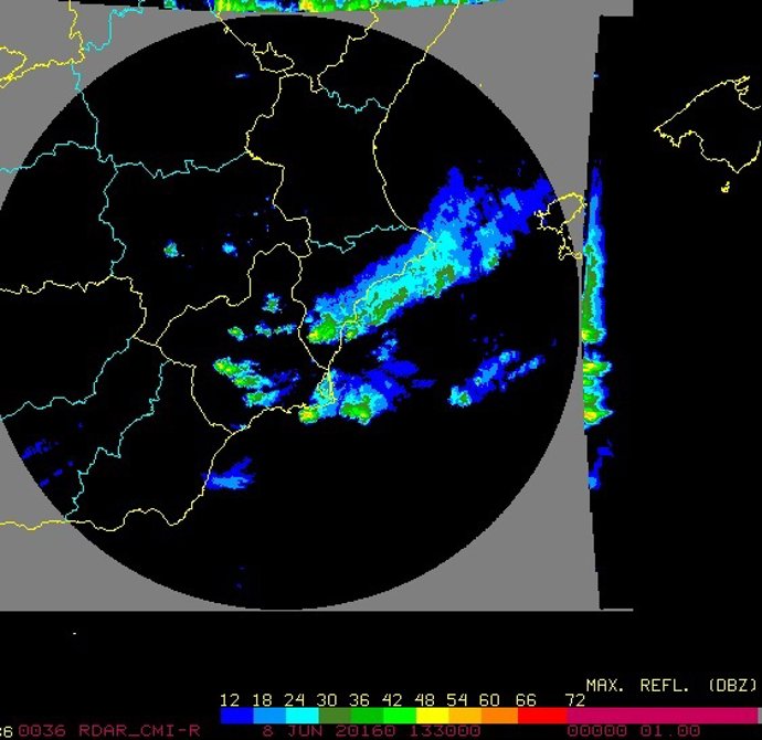 El radar capta el paso de la tormenta de norte a sur de la provincia de Alicante.
