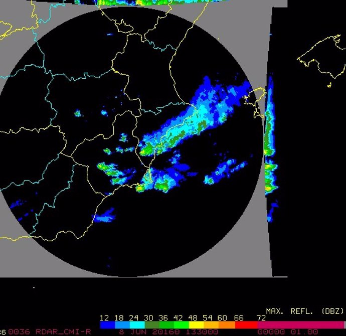 El radar capta el paso de la tormenta de norte a sur de la provincia de Alicante.
