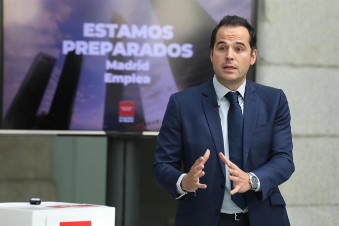 El vicepresidente, consejero de Deporte y Transparencia y Portavoz del Gobierno de la Comunidad de Madrid, Ignacio Aguado, durante la presentación de las líneas maestras del Plan de Acción para la Reactivación del Empleo.