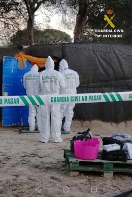 Agentes investigan en el asentamiento de Las Madres de Moguer (Huelva)