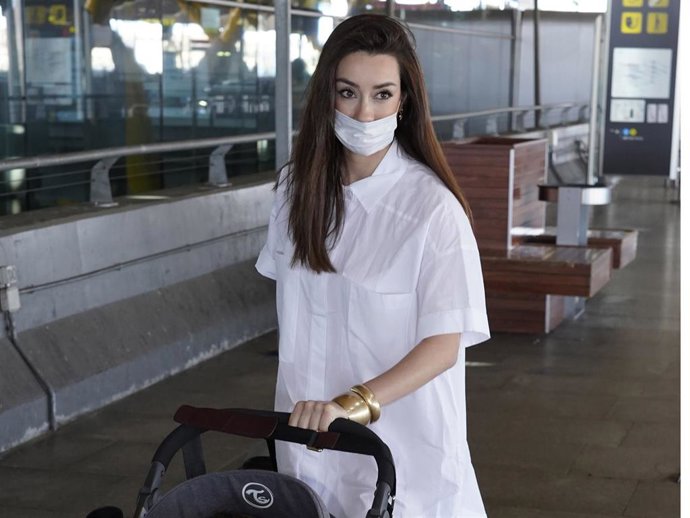 ADARA PONE RUMBO A MALLORCA CON SU HIJO MARTIN PARA REENCONTRARSE CON HUGO SIERRA