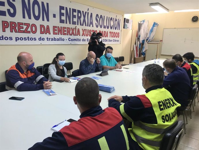 Reunión de Marea Galeguista con el comité de empresa de Alcoa San Cibrao