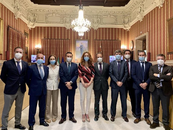 Firma de los contratos de modernización del Ayuntamiento