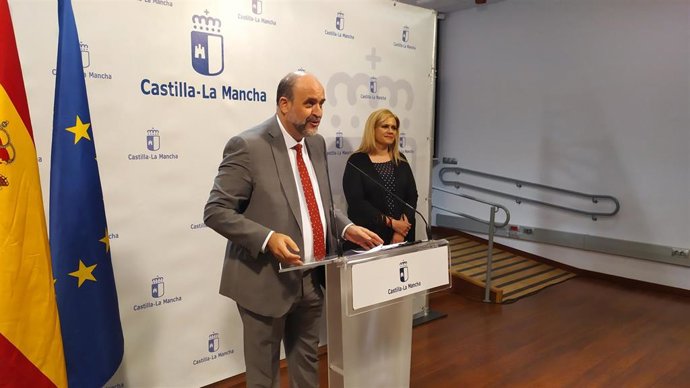 El vicepresidente regional, José Luis Martínez Guijarro, en rueda de prensa