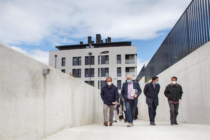 Visita del consejero Aierdi a las 42 primeras viviendas del plan público de alquiler en Mutilva
