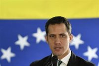 Guaidó denuncia la llegada a Venezuela de un avión de Haftar
