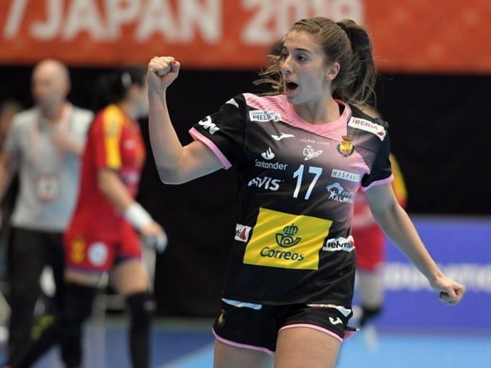 Jennifer Gutiérrez con la selección española femenina de balonmano en el Mundial