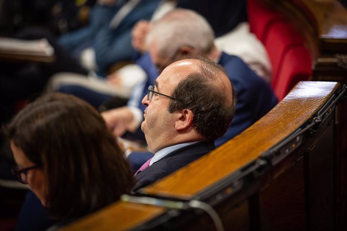 El líder del PSC, Miquel Iceta, present en un ple en el Parlament de Catalunya, en una imatge d'arxiu.