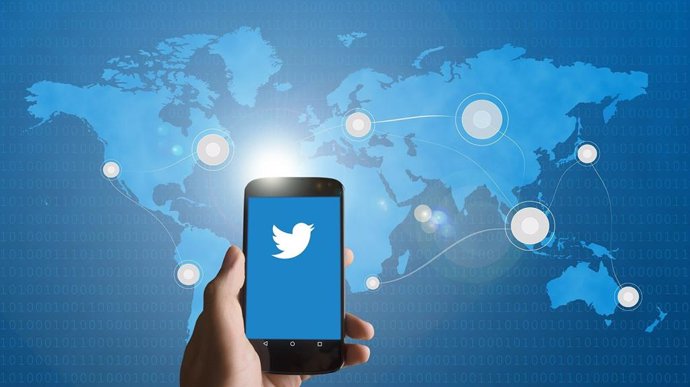 Twitter añade etiquetas de verificación en los 'tuits' que vinculan el 5G con el