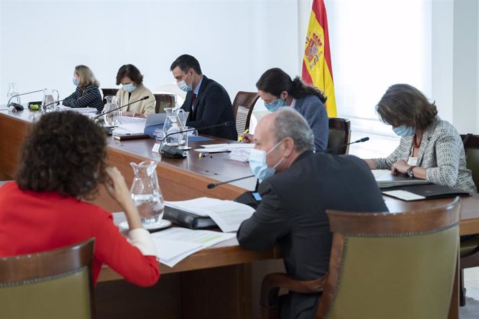 El presidente del Gobierno, Pedro Sánchez, preside la reunión del Consejo de Ministros de este martes 9 de junio de 2020
