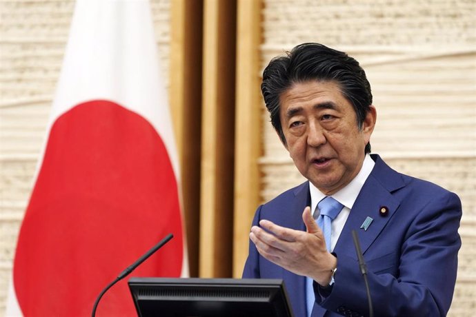 04 May 2020, Japan, Tokyo: Japanese Prime Minister Shinzo Abe speaks during a press conference at the Prime Minister's Office, where he announced an extension of the nation's state of emergency to curb the spread of the coronavirus. Photo: -/Pool/ZUMA W