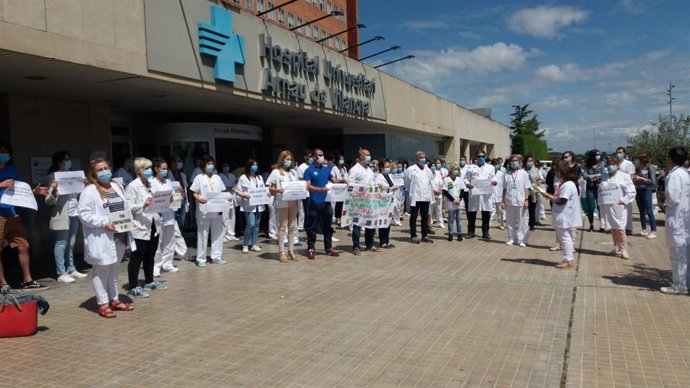 Protesta de trabajadores en el Hospital Universitario Arnau de Vilanova de Lleida