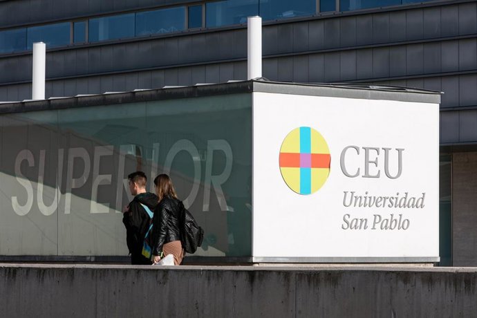 Microsoft y CEU se alían para potenciar la formación en competencias digitales y anuncian un grado en IA