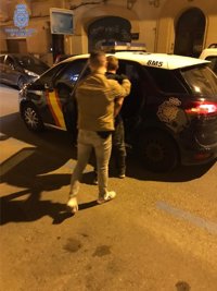 La Policía Nacional esclarece una veintena de robos en vehículos y detiene a cinco personas