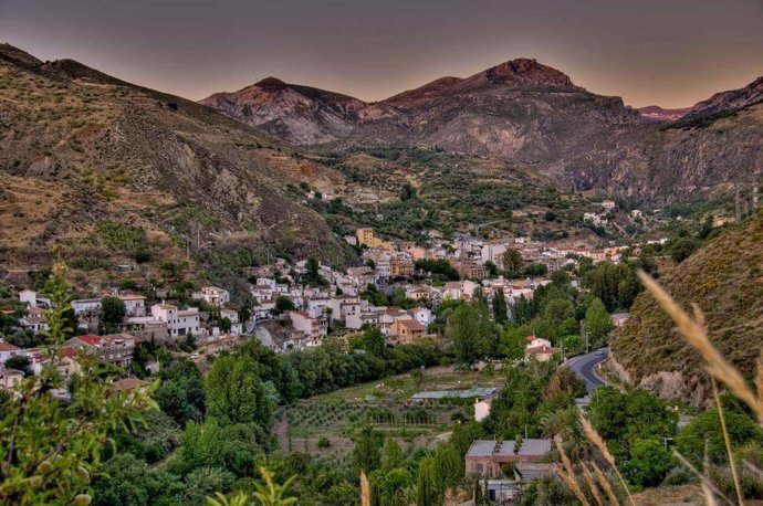 Vista de Monachil (Granada), declarado Municipio Turístico en Andalucía.