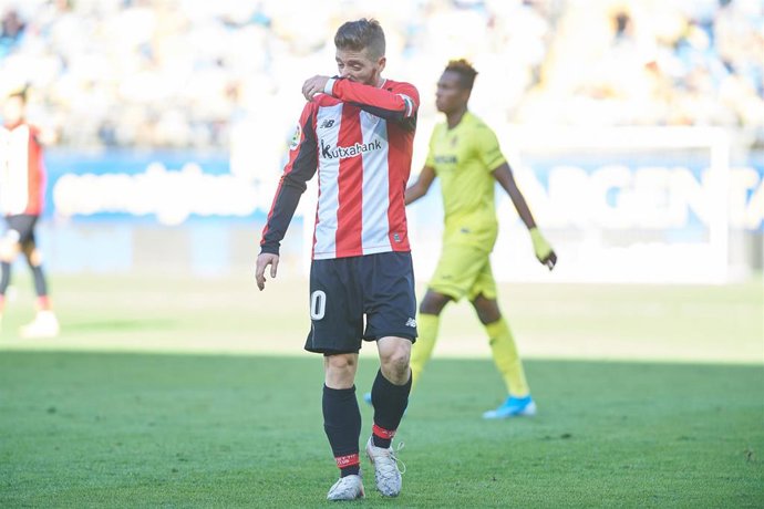 Iker Muniain durante el partido entre el Villarreal y el Athletic Club de LaLiga Santander 2019-2020