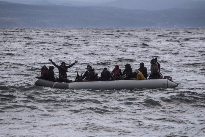 Túnez.- Mueren 20 migrantes tras hundirse una embarcación frente a las costas de