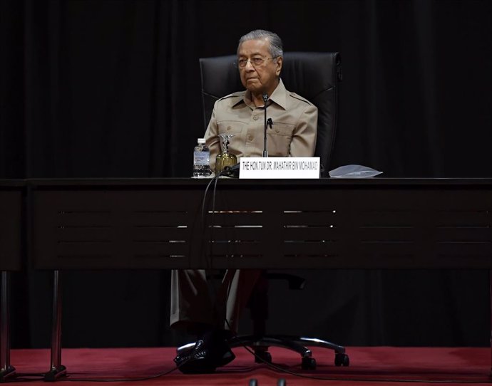 Malasia.- El ex primer ministro Mahathir presenta una demanda tras ser expulsado