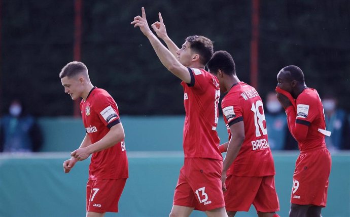 Lucas Alario celebra un gol con el Bayer Leverkusen 