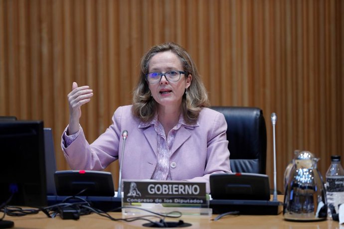 La vicepresidenta tercera y ministra de Asuntos Económicos, Nadia Calviño, comparece en la Comisión de Asuntos Económicos y Transformación Digital del Congreso para informar del impacto económico del Covid-19 y las medidas adoptadas por el Gobierno. En 