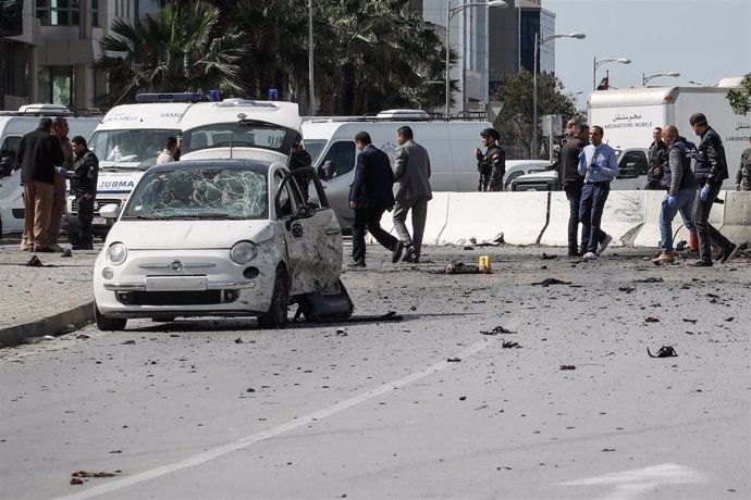 Zona del atentado perpetrado cerca de la Embajada de Estados Unidos en Túnez el 6 de marzo de 2020