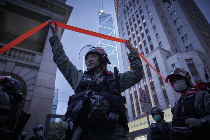 Policía de Hong Kong durante las protestas. 